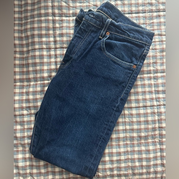 Levi’s Dark Wash Jeans - Picture 1 of 3
